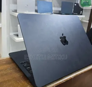 New Laptop Apple MacBook Air 2022 M2 8GB Intel Core I9 SSD 256GB