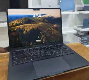 New Laptop Apple MacBook Air 2022 M2 8GB Intel Core I9 SSD 256GB