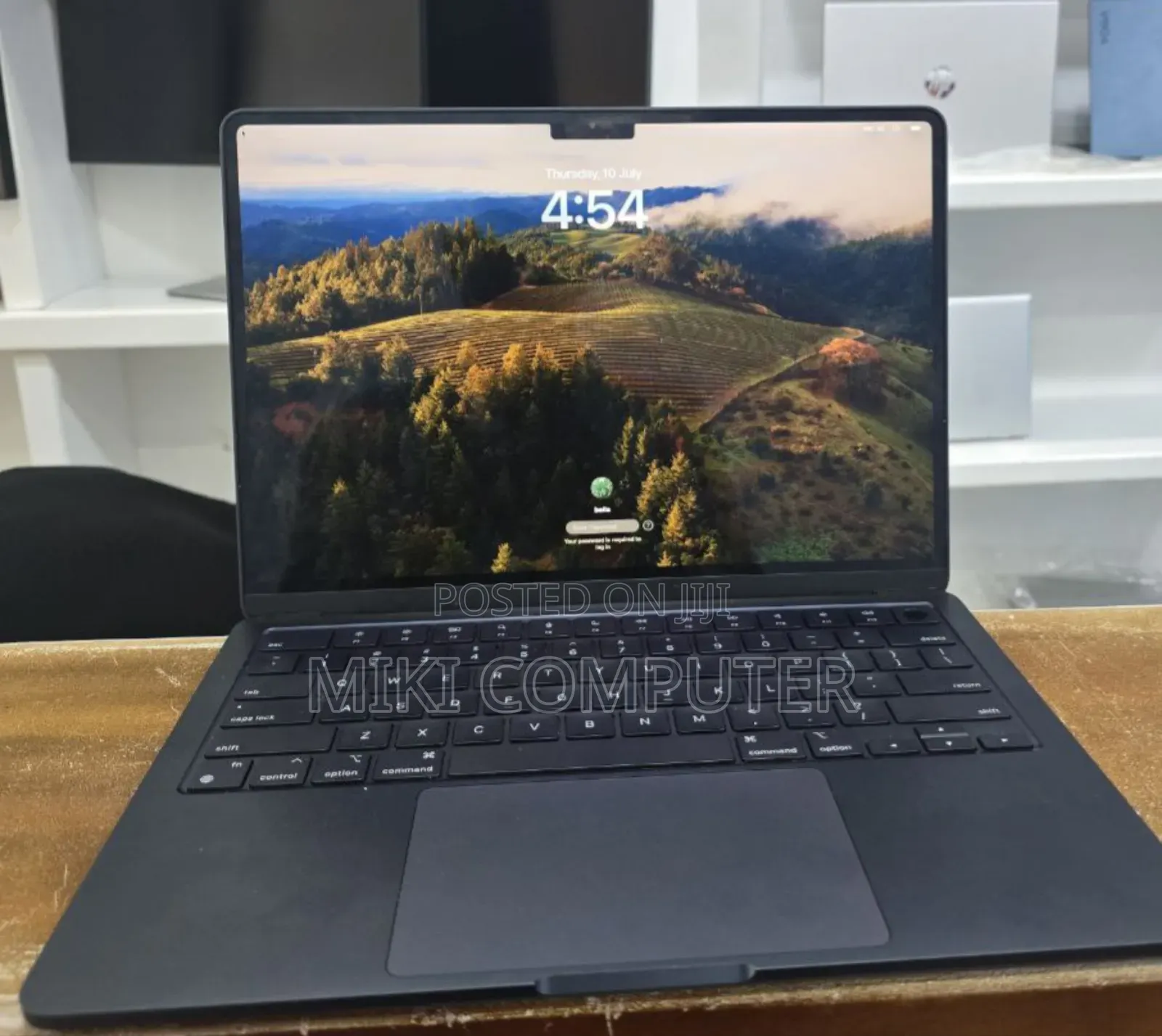 New Laptop Apple MacBook Air 2022 M2 8GB Intel SSD 256GB