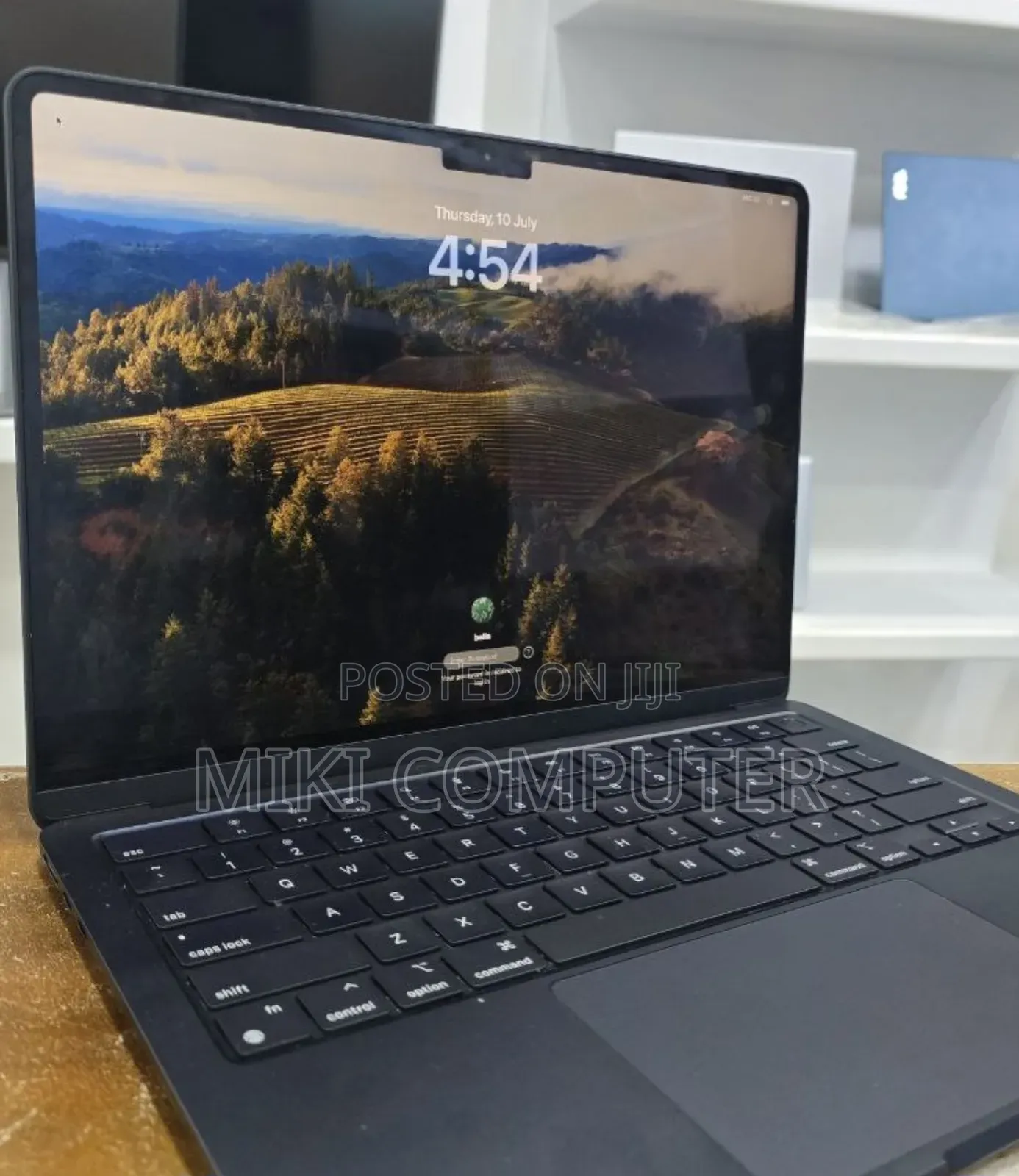 New Laptop Apple MacBook Air 2022 M2 8GB Intel SSD 256GB