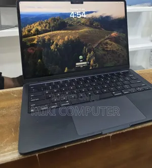 New Laptop Apple MacBook Air 2022 M2 8GB Intel SSD 256GB