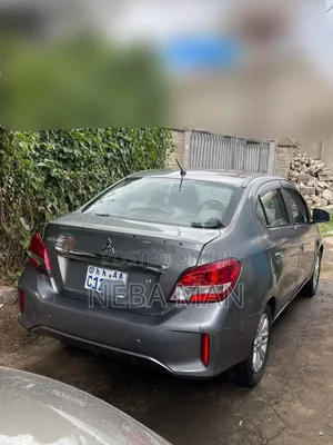 Mitsubishi Attrage 2022 Silver