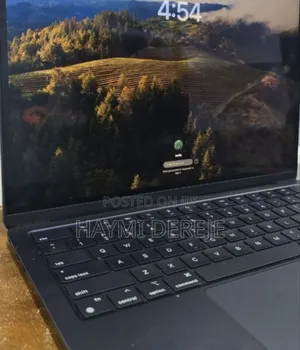 Photo - New Laptop Apple MacBook Pro 2019 8GB Intel Core I7 SSD 256GB