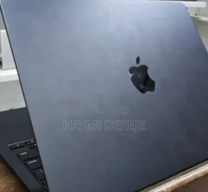 New Laptop Apple MacBook Pro 2019 8GB Intel Core I7 SSD 256GB