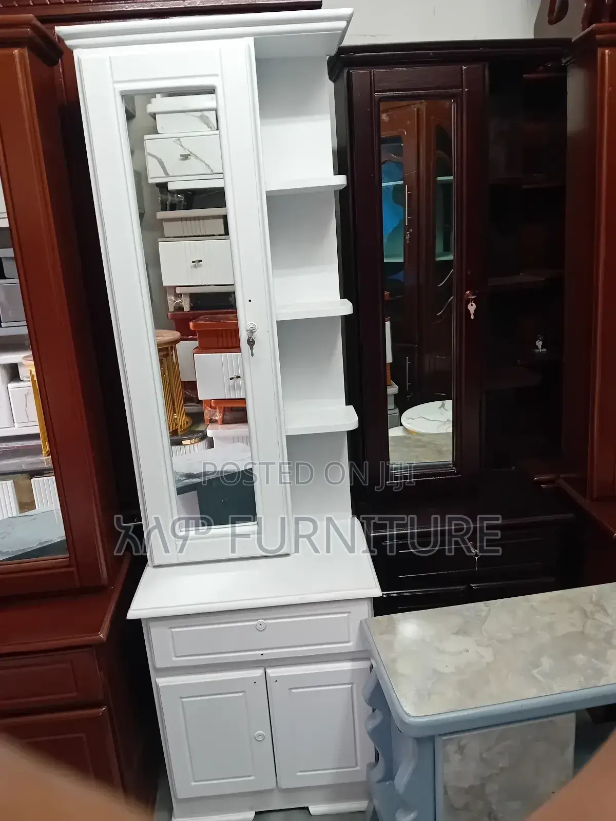 Dressing Table (መዋቢያ, መልበሻ)