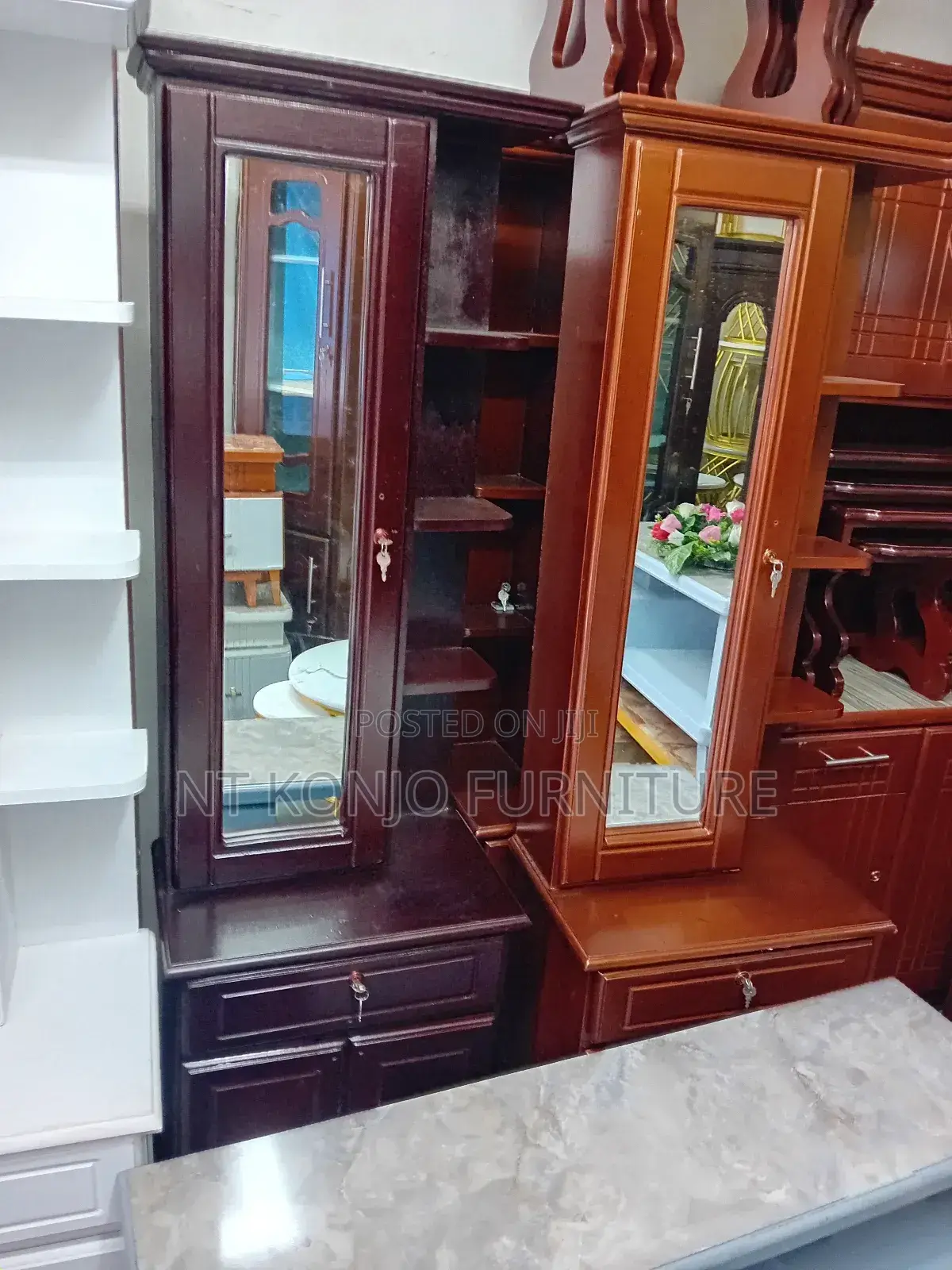 Dressing Table (መዋቢያ, መልበሻ)