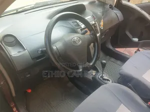 Toyota Yaris 2010 Burgundy