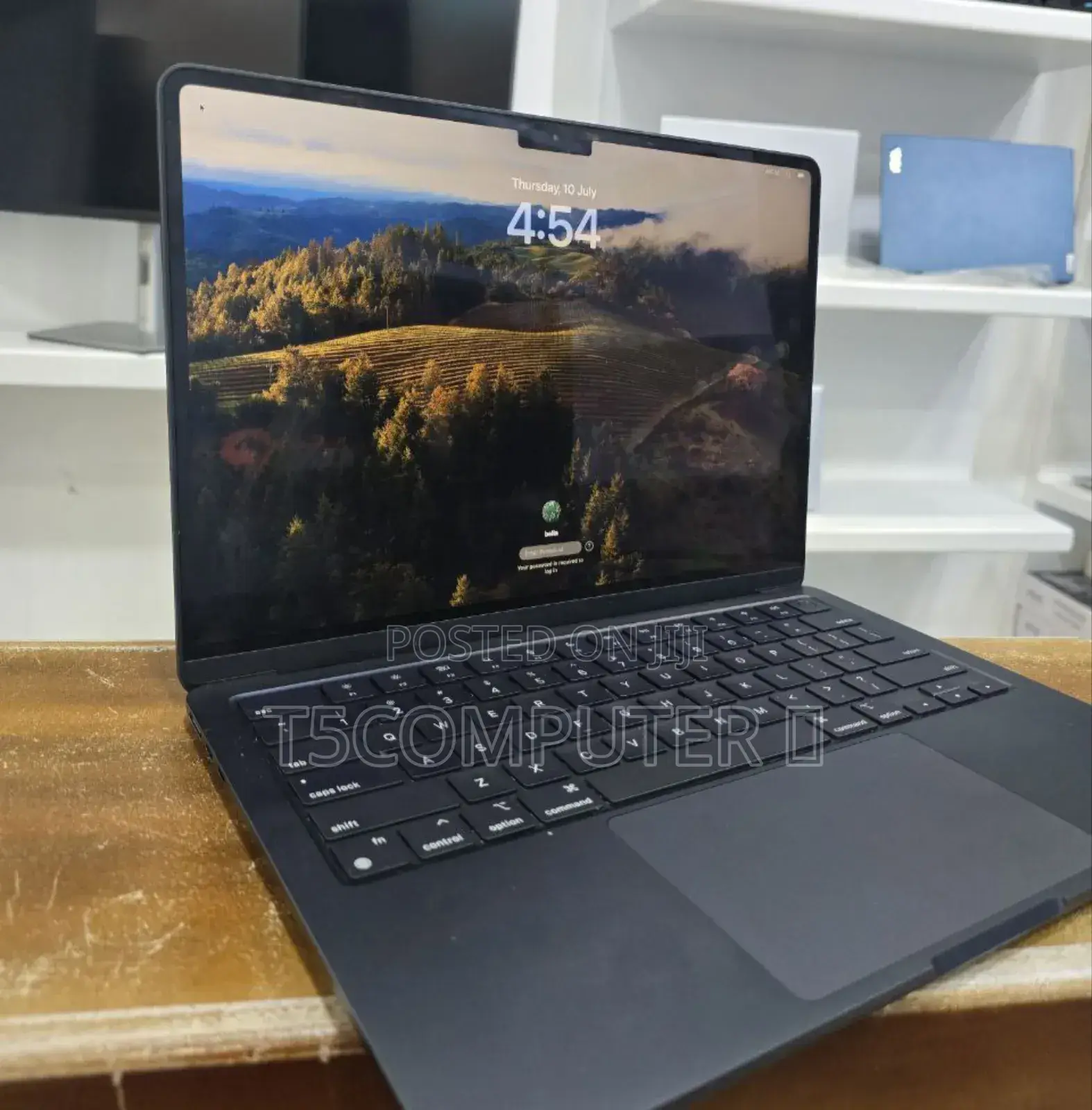 New Laptop Apple MacBook Air 2022 M2 8GB Apple M2 SSD 256GB