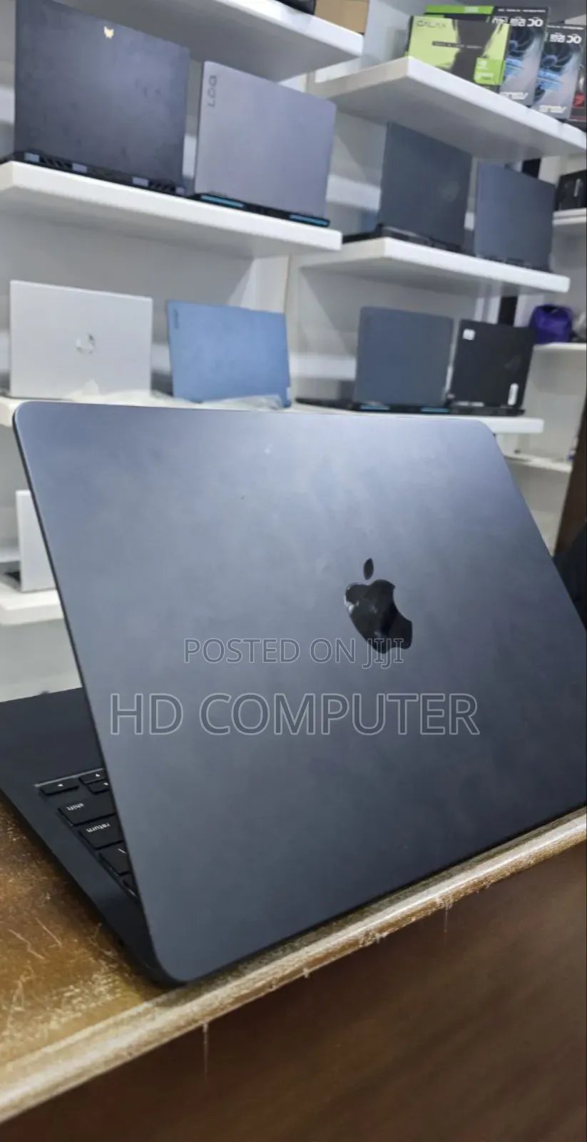 New Laptop Apple MacBook Air 2022 M2 8GB Apple M2 SSD 256GB