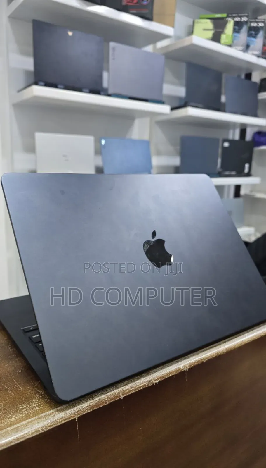 New Laptop Apple MacBook Air 2022 M2 8GB Apple M2 SSD 256GB