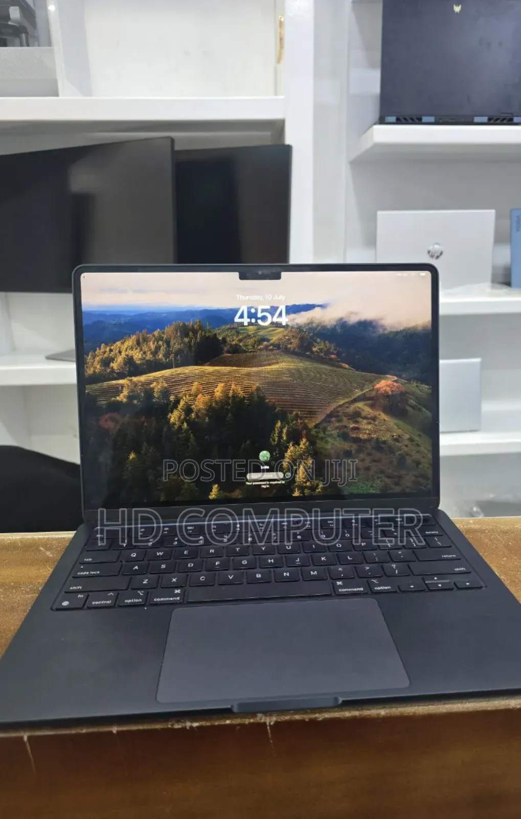 New Laptop Apple MacBook Air 2022 M2 8GB Apple M2 SSD 256GB