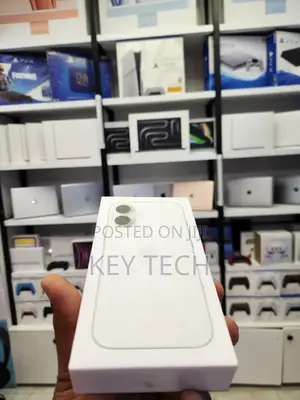 New Apple iPhone 16 128 GB White