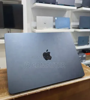 New Laptop Apple MacBook Air 2022 M2 8GB Apple M1 SSD 256GB