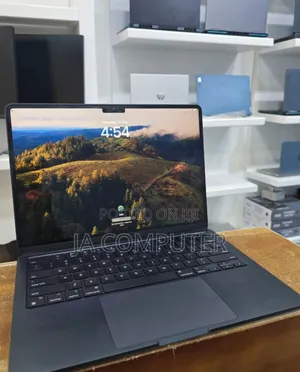 New Laptop Apple MacBook Air 2022 M2 8GB Apple M1 SSD 256GB