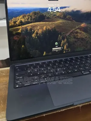 New Laptop Apple MacBook Air 2022 M2 8GB Apple M2 SSD 256GB