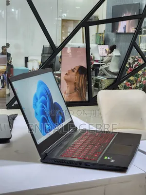 New Laptop MSI GF63 12GB Intel Core I5 SSD 512GB