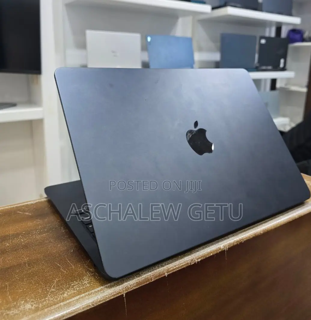 New Laptop Apple MacBook Air 2020 8GB Intel Core M2 SSD 256GB