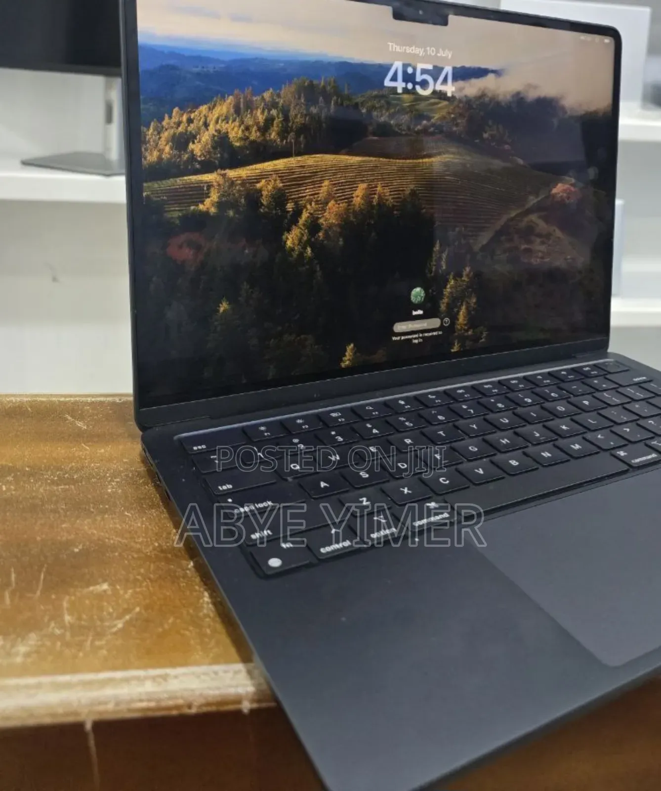 New Laptop Apple MacBook Air 2022 M2 8GB Intel Core M SSD 256GB