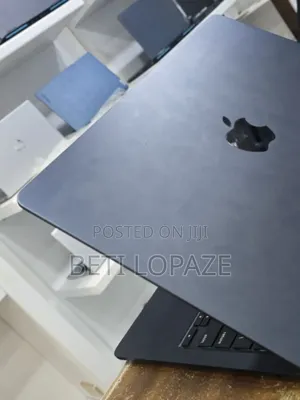 New Laptop Apple MacBook 8GB Intel Core I5 SSD 256GB