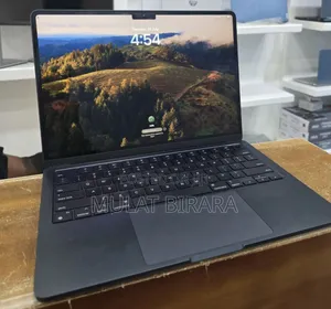 Photo - New Laptop Apple MacBook Air 2022 M2 8GB Apple M2 SSD 256GB