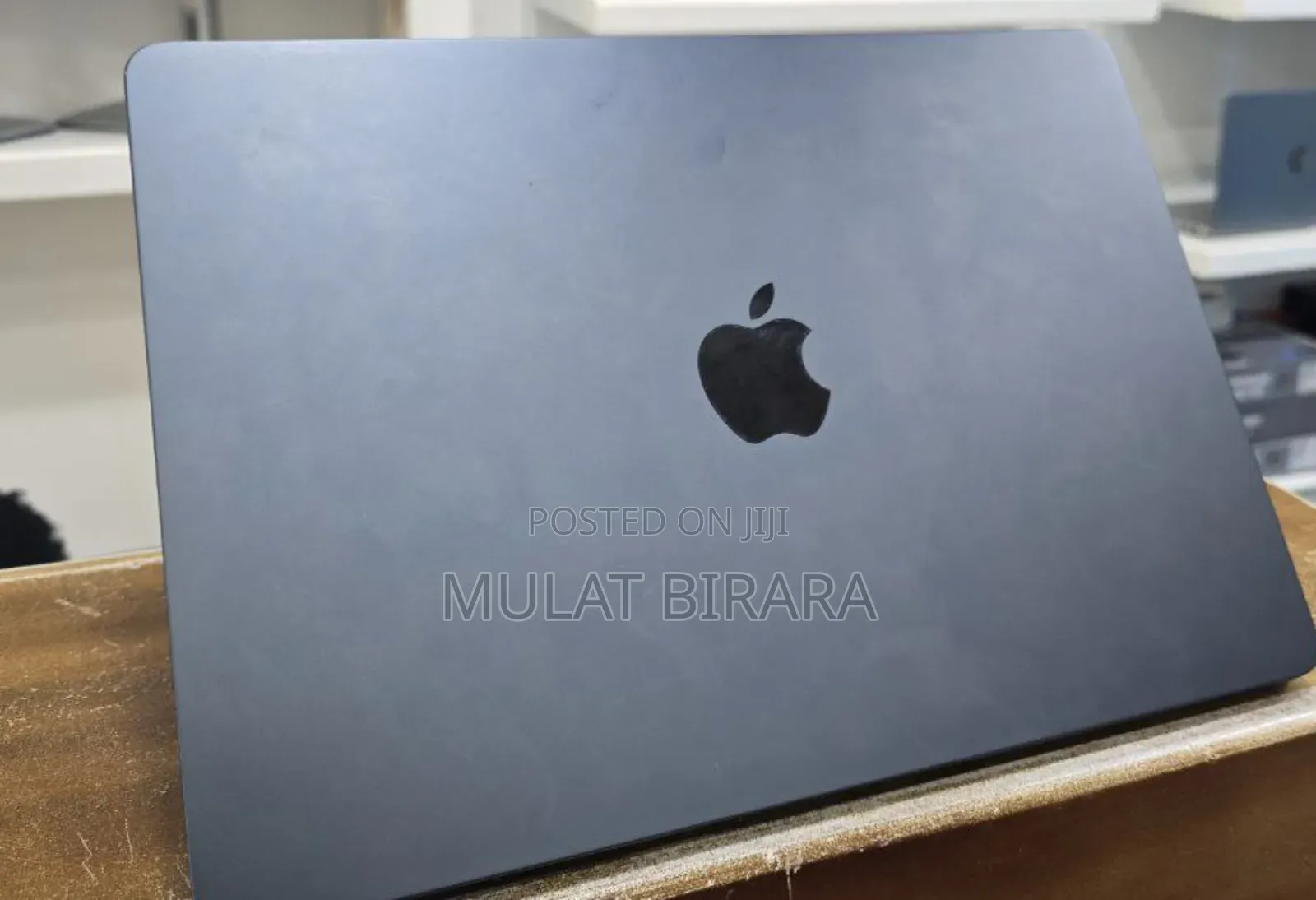 New Laptop Apple MacBook Air 2022 M2 8GB Apple M2 SSD 256GB