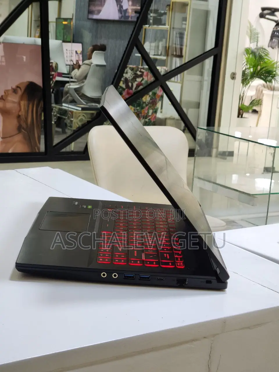 New Laptop MSI GF63 12GB Intel Core I5 SSD 512GB