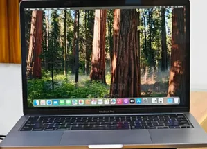 New Laptop Apple MacBook Pro 2020 8GB Intel Core i5 SSD 256GB