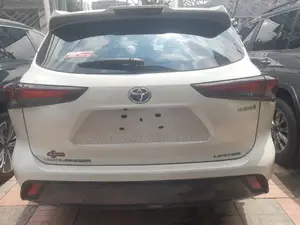 New Toyota Highlander Hybrid 2023 Pearl