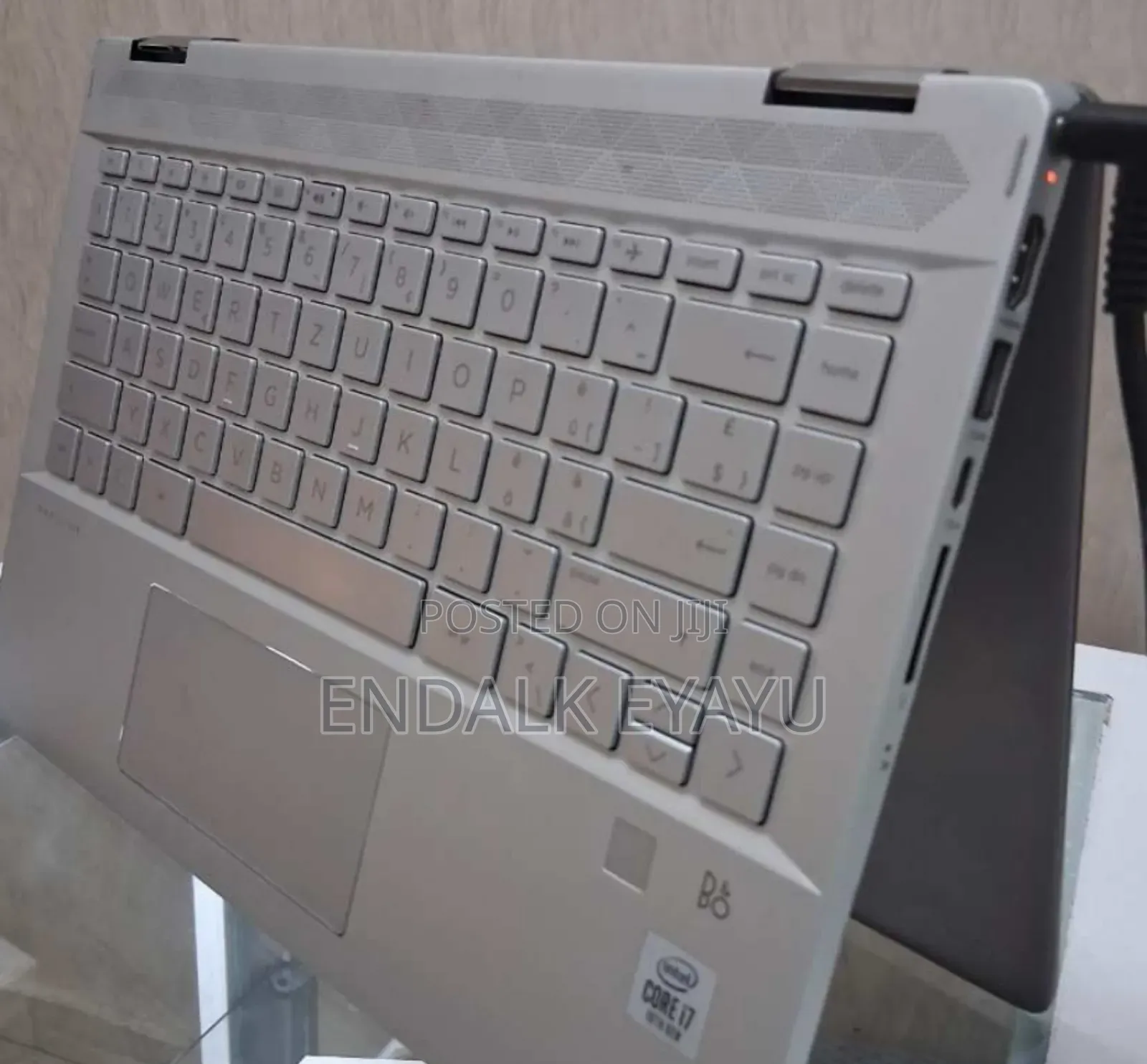 New Laptop HP Pavilion X360 8GB Intel Core I7 SSD 256GB