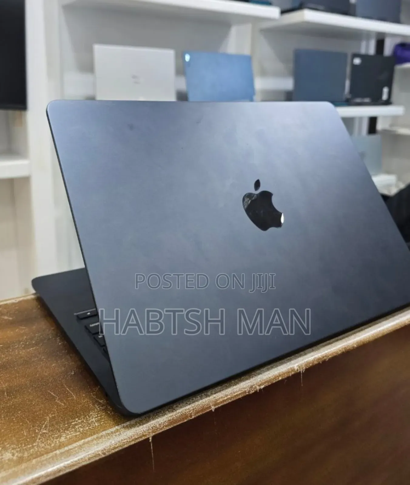 New Laptop Apple MacBook Air 2022 M2 8GB Apple M2 SSD 256GB