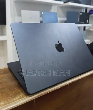 New Laptop Apple MacBook Air 2022 M2 8GB Apple M2 SSD 256GB