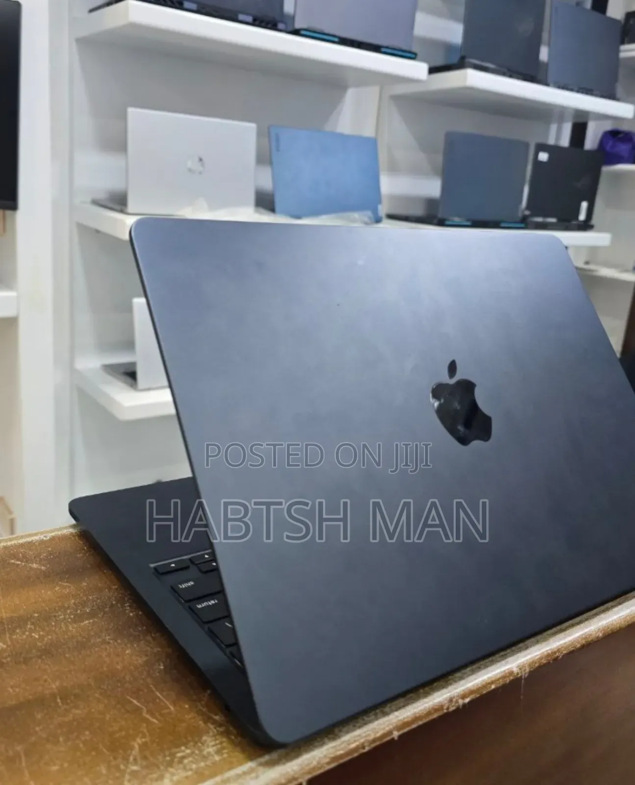 New Laptop Apple MacBook Air 2022 M2 8GB Apple M2 SSD 256GB