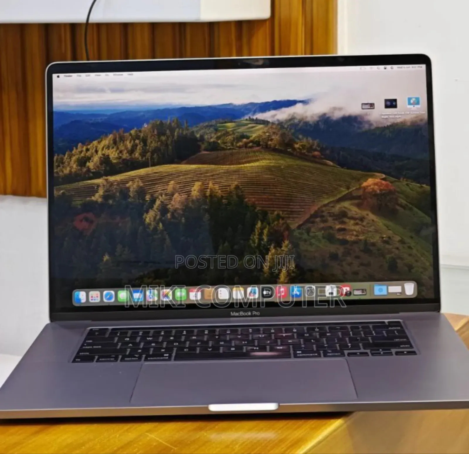 New Laptop Apple MacBook Pro 2019 16GB Intel Core I9 SSD 512GB