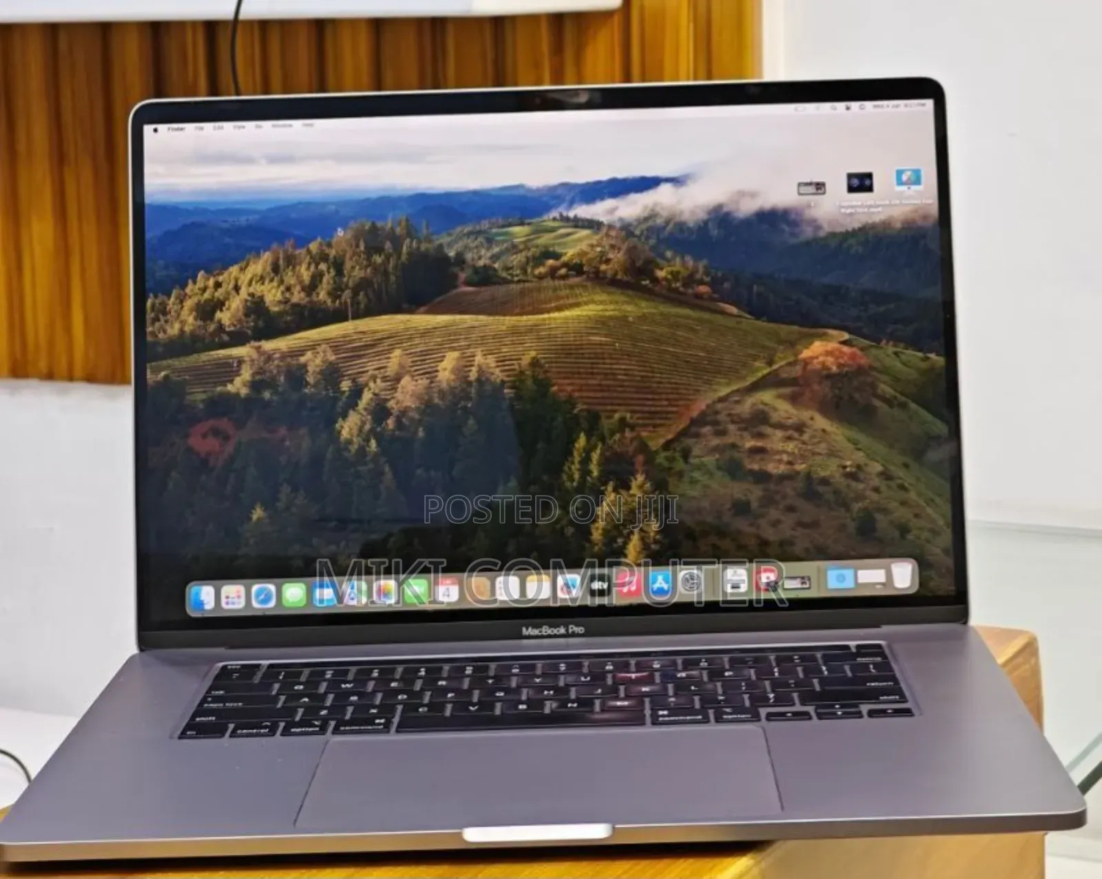 New Laptop Apple MacBook Pro 2019 16GB Intel Core I9 SSD 512GB