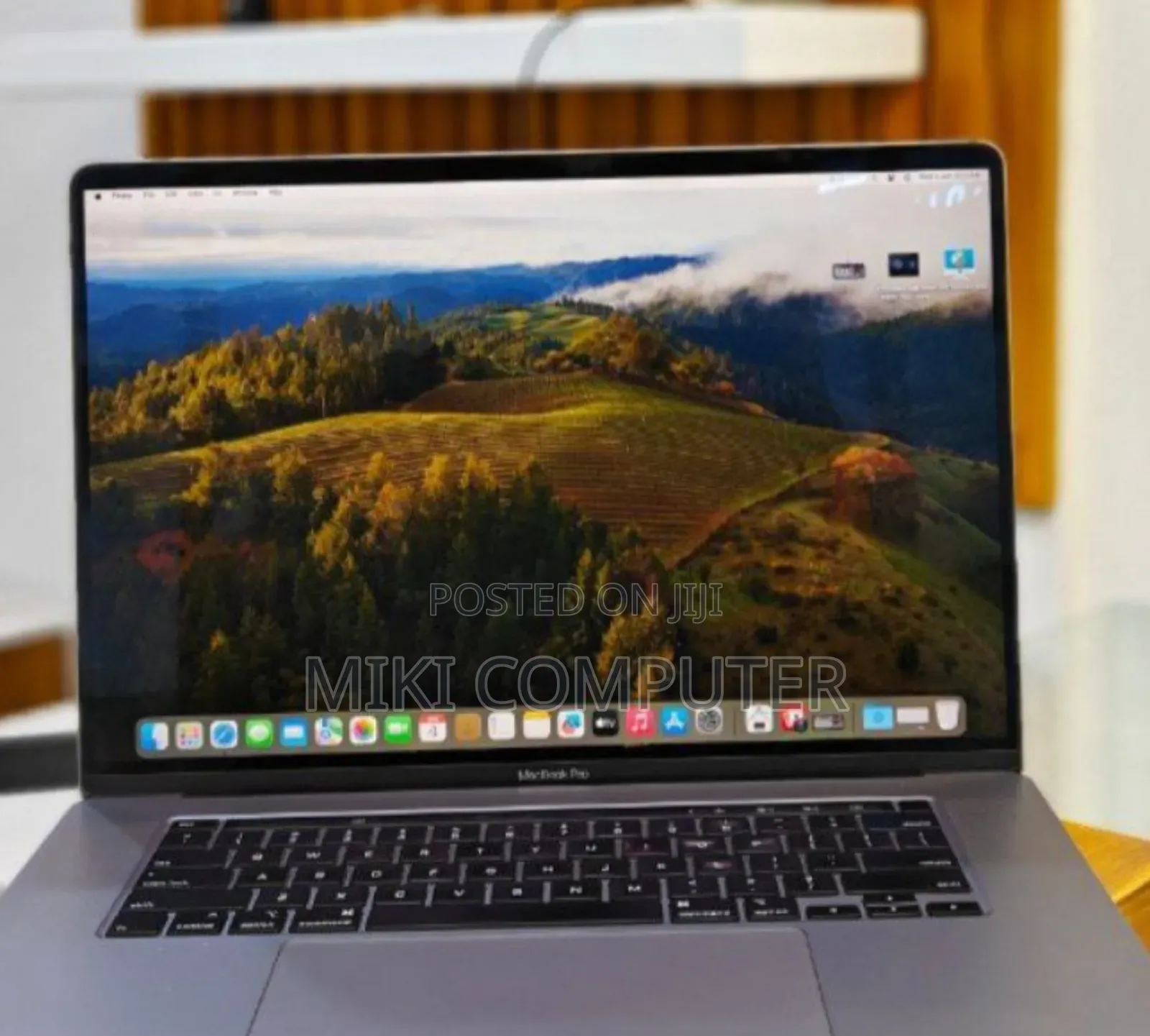 New Laptop Apple MacBook Pro 2019 16GB Intel Core I9 SSD 512GB