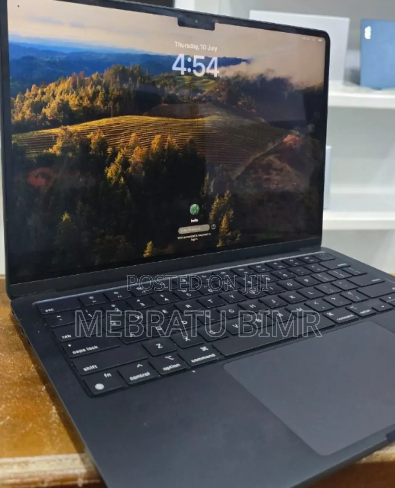 New Laptop Apple MacBook Air 2022 M2 8GB Apple M2 SSD 256GB