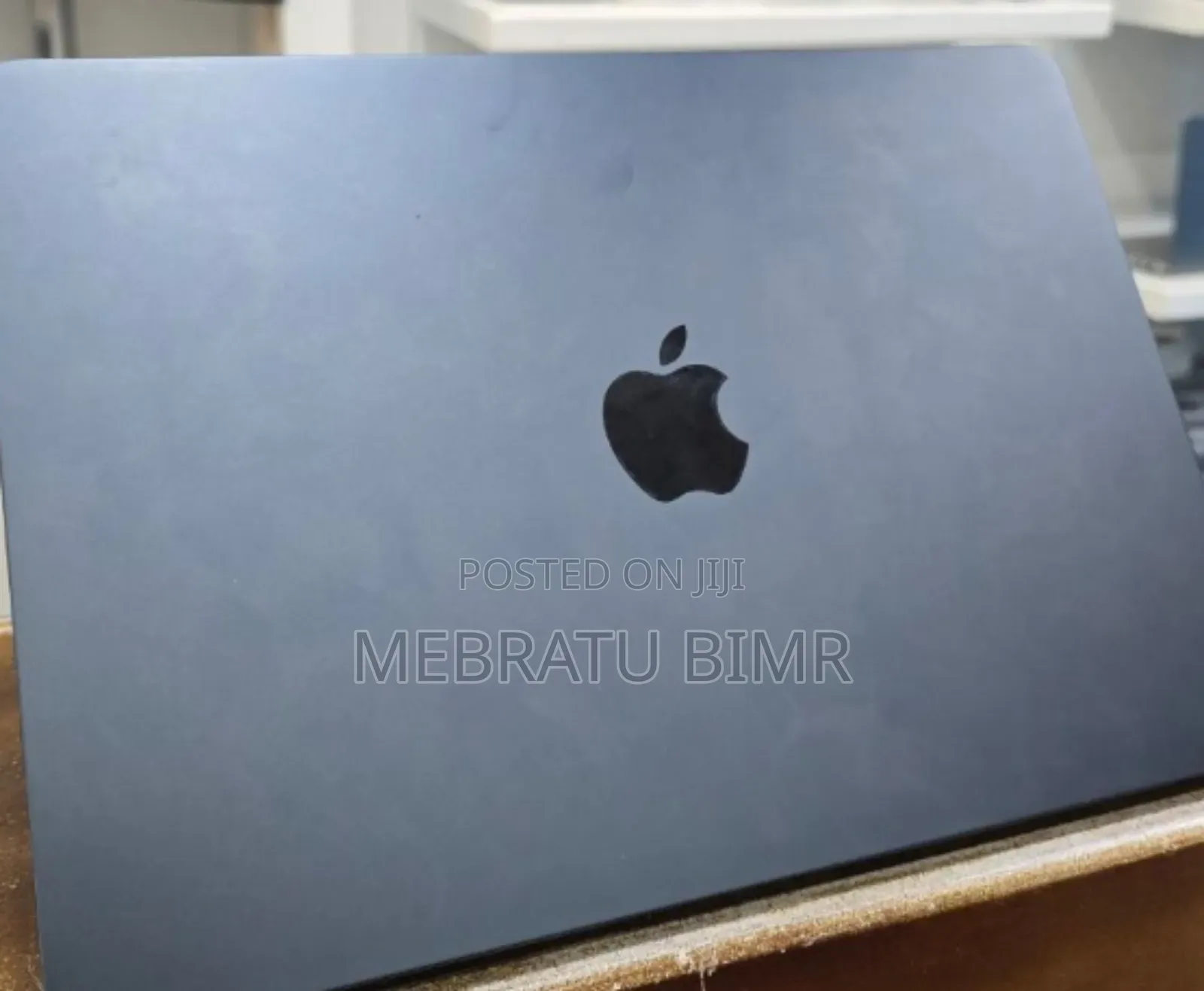 New Laptop Apple MacBook Air 2022 M2 8GB Apple M2 SSD 256GB