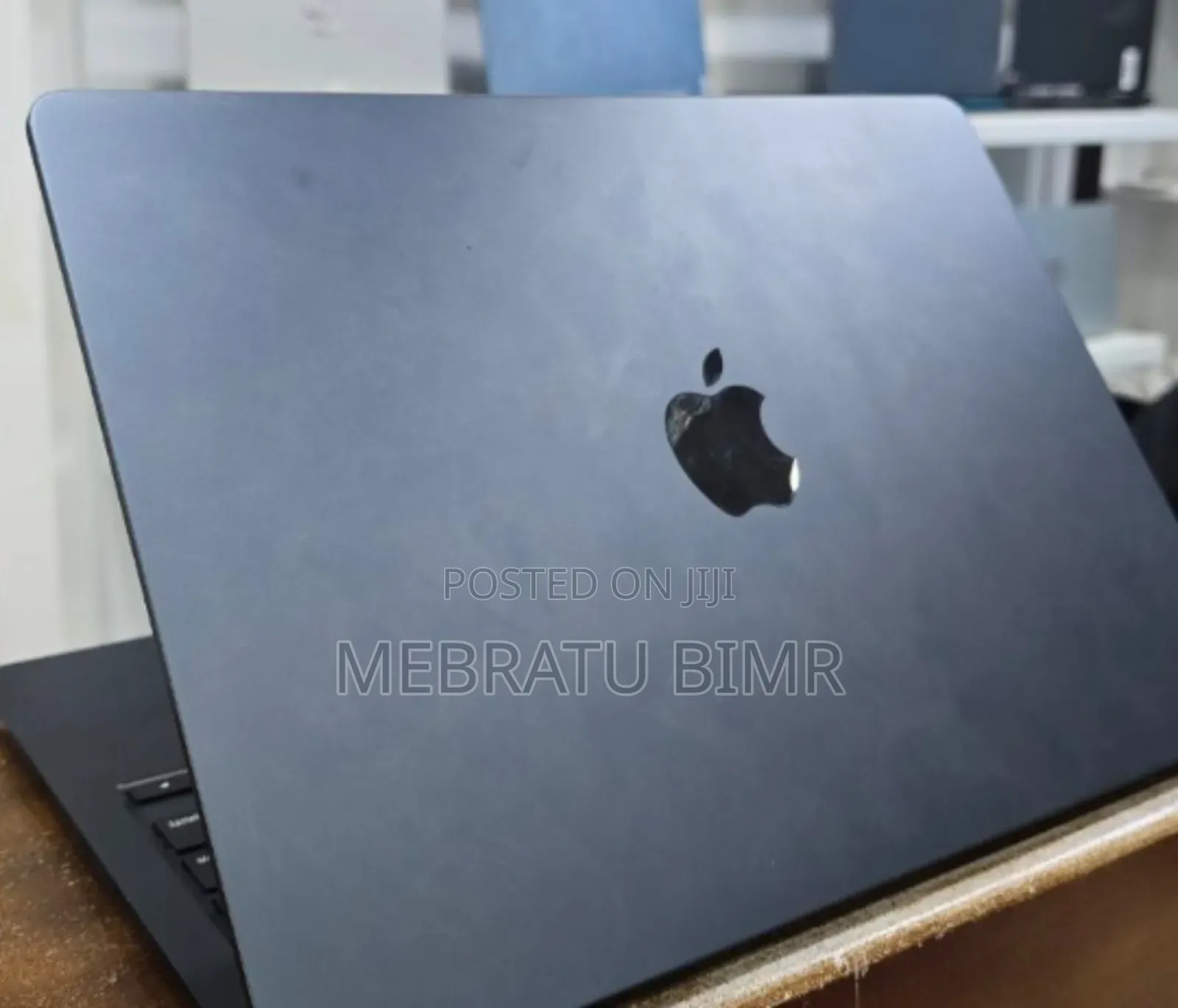 New Laptop Apple MacBook Air 2022 M2 8GB Apple M2 SSD 256GB