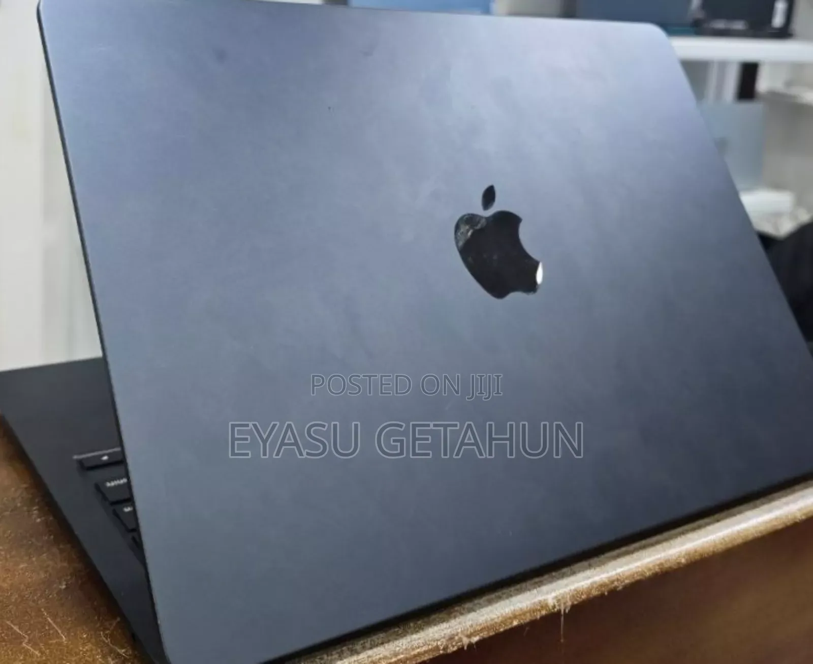 New Laptop Apple MacBook Air 2022 M2 6GB Intel Core I7 SSD 256GB