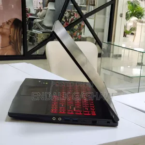 New Laptop MSI GF63 12GB Intel Core I5 SSD 512GB