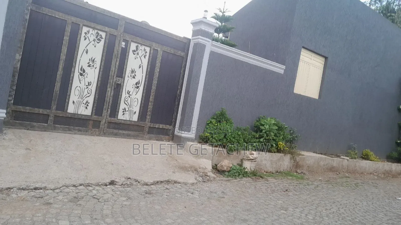 5bdrm Villa in Kotebe, Old Villa, Yeka for sale