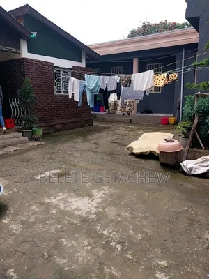 5bdrm Villa in Kotebe, Old Villa, Yeka for sale