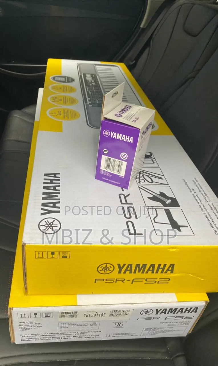 Yamaha F52 Keyboard