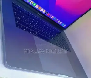 New Laptop Apple MacBook Pro 2017 16GB Intel Core I7 SSD 512GB