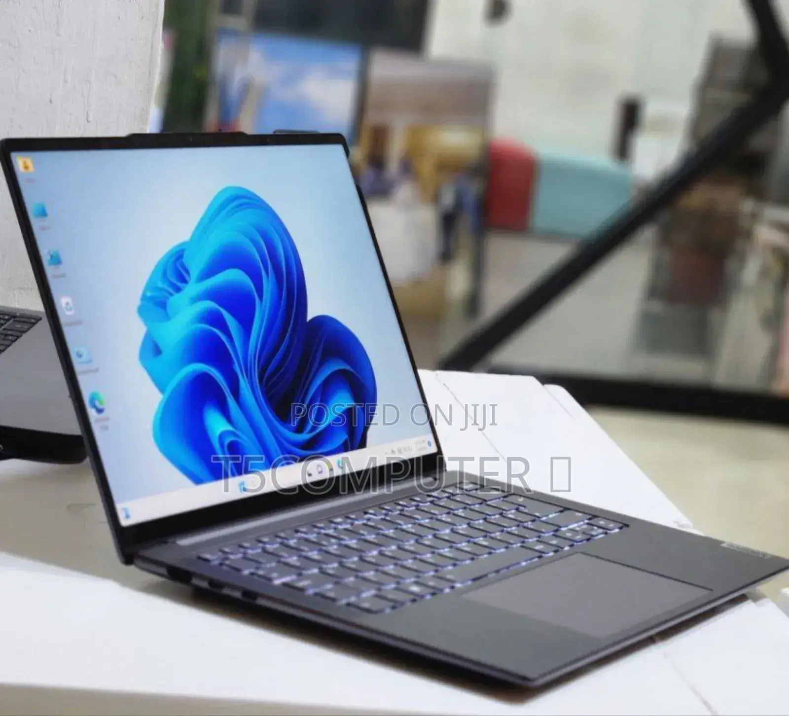 New Laptop Lenovo Yoga 700 32GB Intel Core I7 SSD 1T