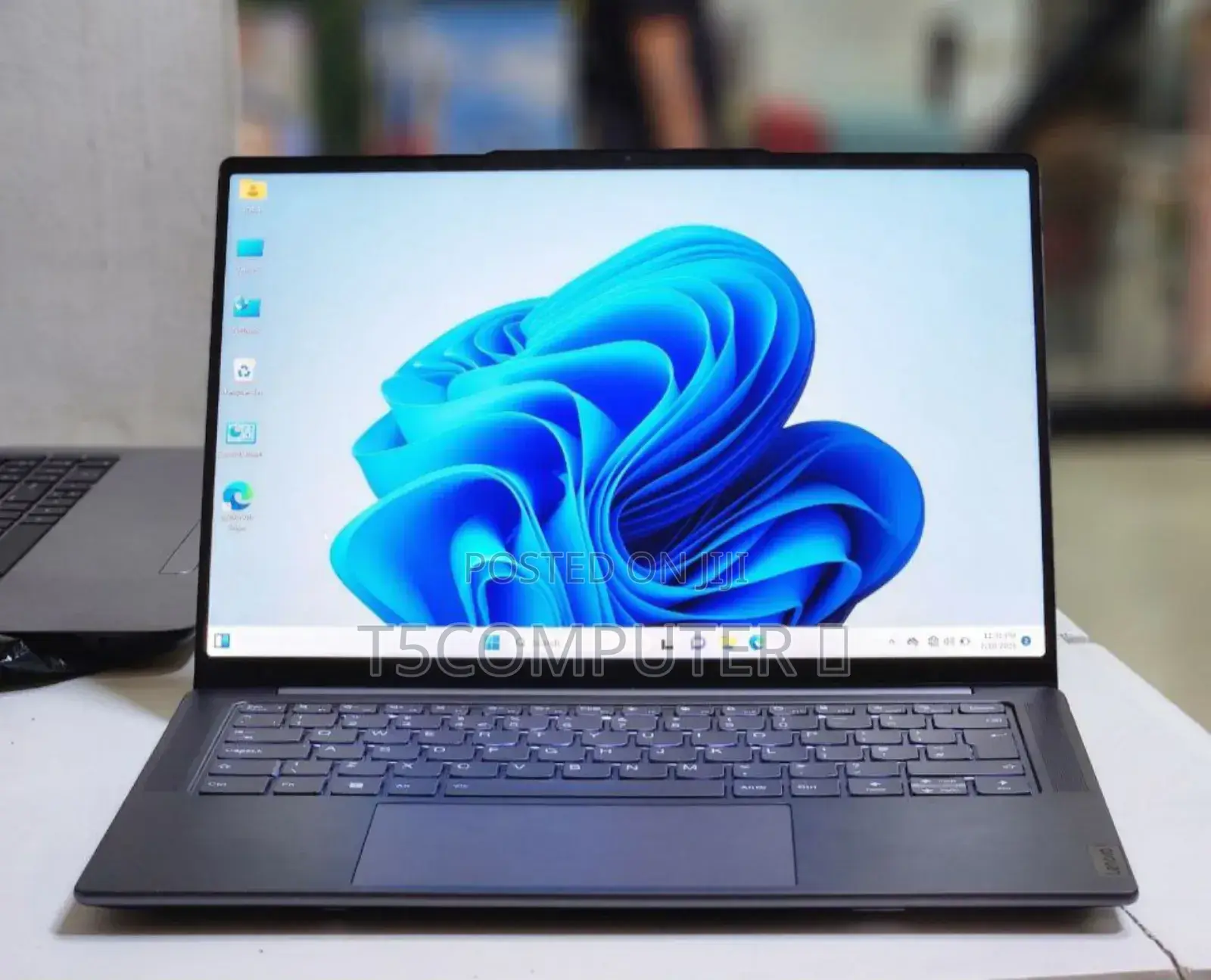 New Laptop Lenovo Yoga 700 32GB Intel Core I7 SSD 1T