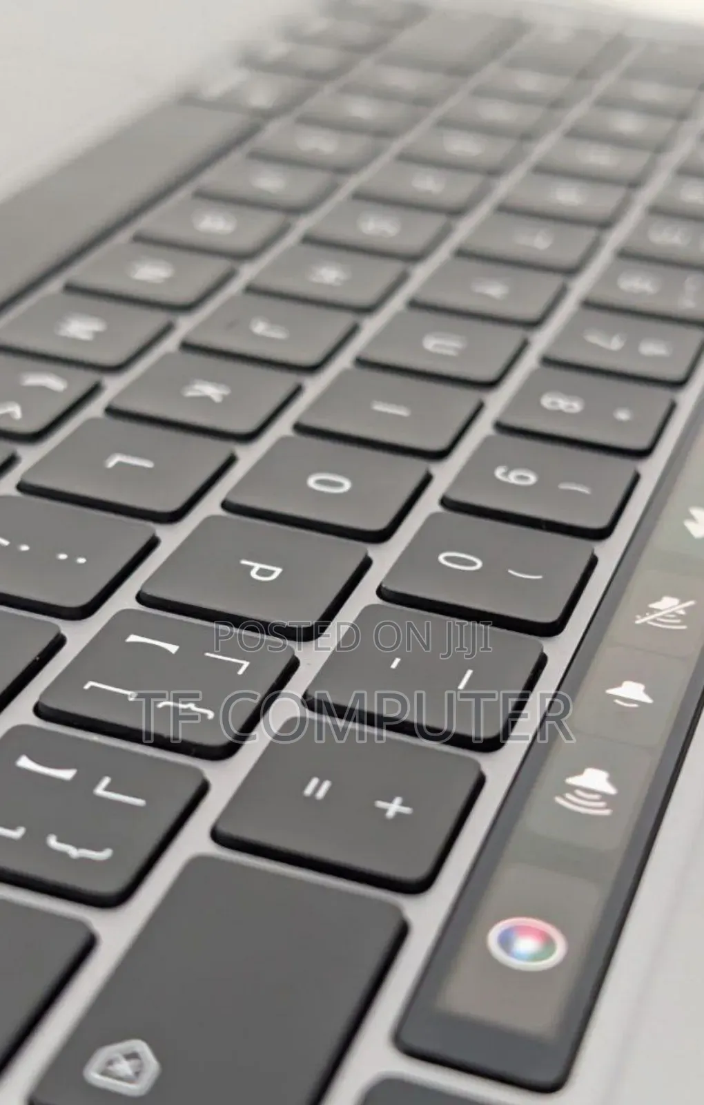 New Laptop Apple MacBook Pro 2020 M1 8GB Apple M1 Pro SSD 256GB