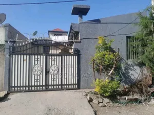Photo - 3bdrm House in አያት, Yeka for sale