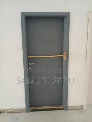 Photo - Engineered Door