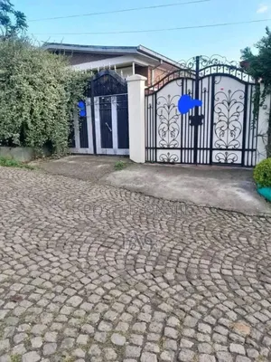 3bdrm Villa in የአያት ቪላ 290 ካሬ, Bole for sale